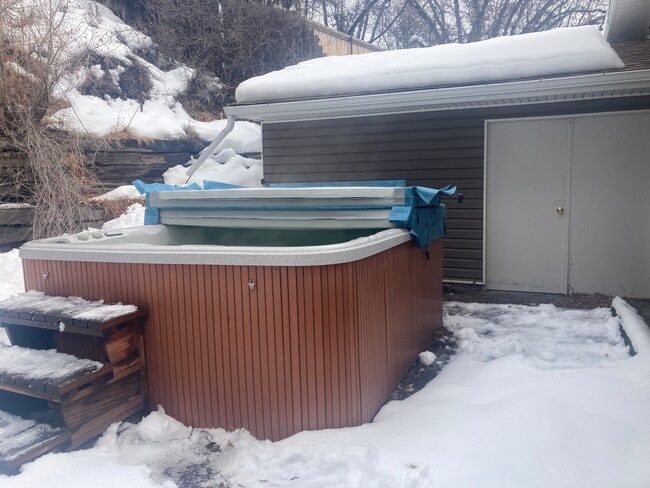 Photo - 923 Leyden St