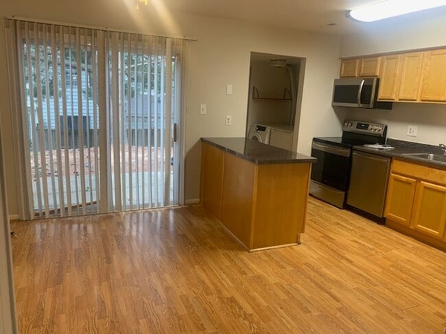 Photo - 3 Bedroom Townhome - Glen Burnie