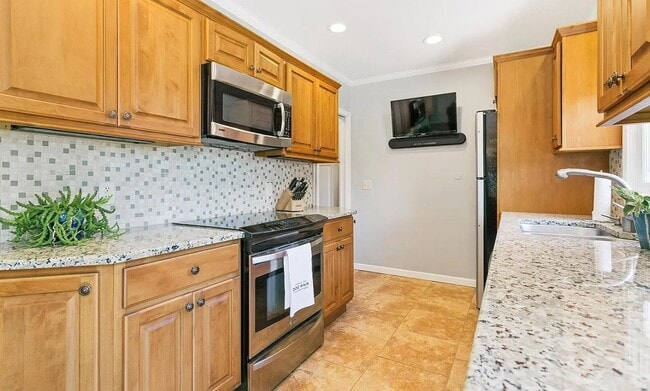 Photo - 1915 W 38th Pl