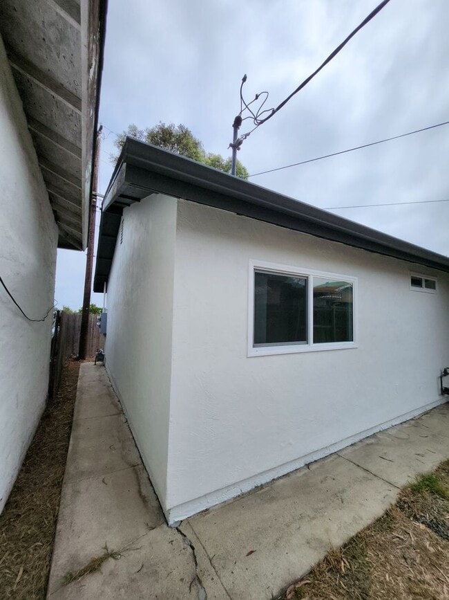 Photo - Golden Hill 2 bedroom 1 bath remodeled Single family Home 2595.00