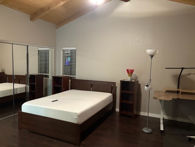 Building Photo - 21372 Brookhurst St