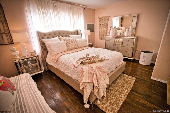 Photo - 180 Montauk Ave.