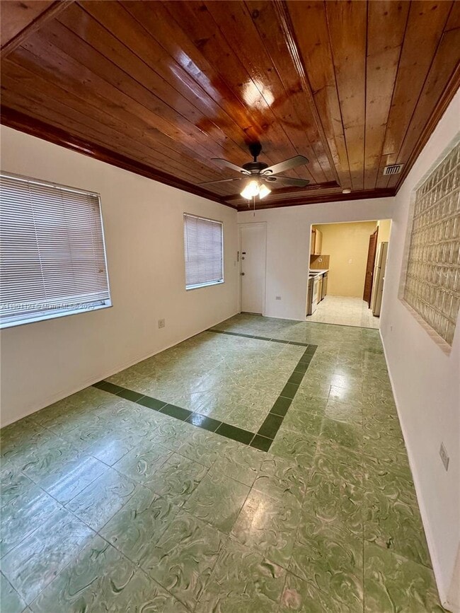 Photo - 5700 SW 42nd St