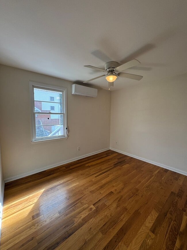 Photo - 1036 Seymour Ave