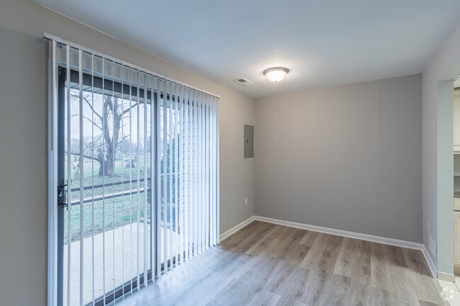 1 BR, 1 BA - 760SF - Dining Area