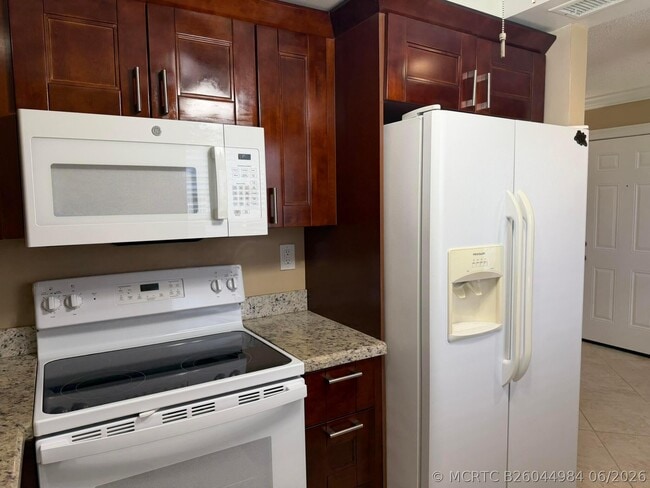Photo - 119 Burgundy Ave