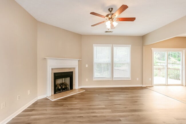 Photo - 398 Glenleigh Dr
