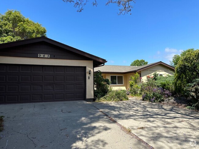 Building Photo - Lovely Remodeled 4 bedroom 2.5 bathroom ho... Rental