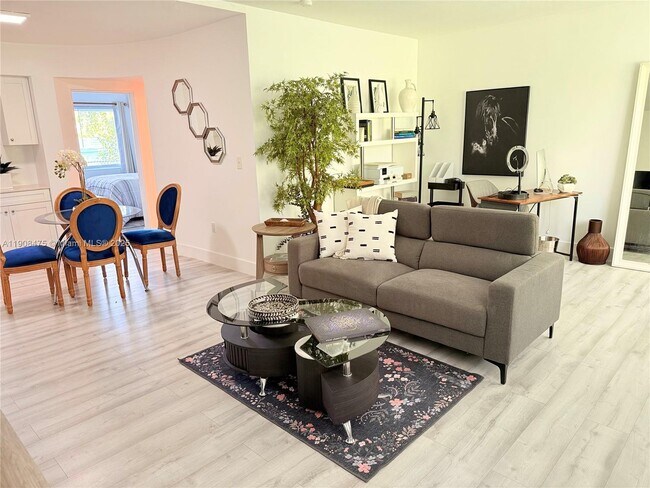 Building Photo - 6941 Bay Dr Unit A2