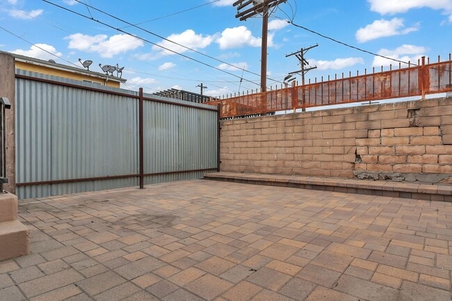 Photo - 447 E 101st St Unidad 1