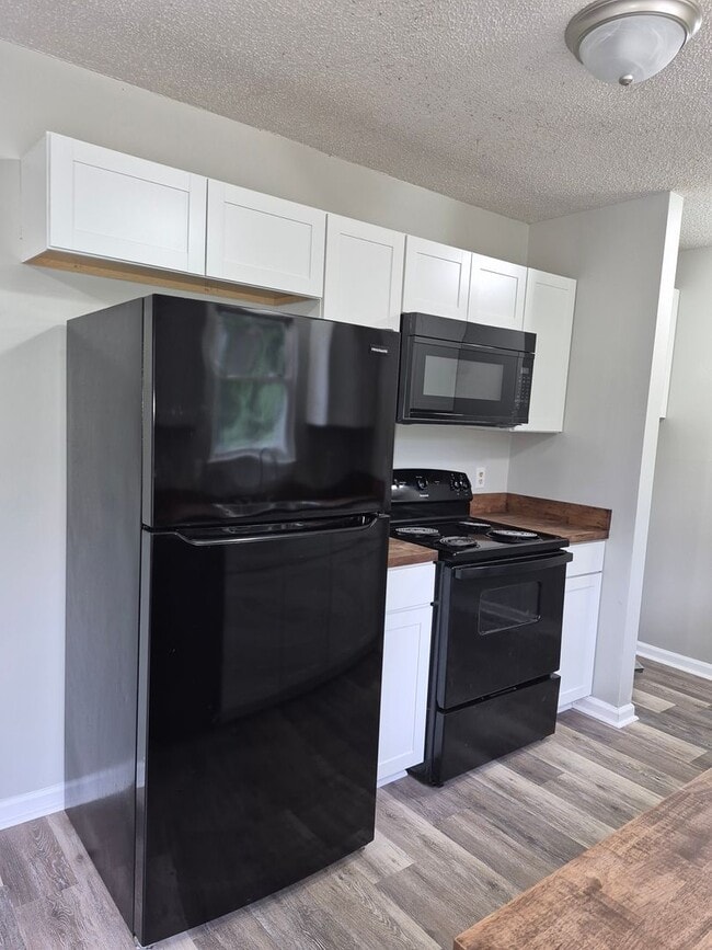 Photo - NEW LISTING!