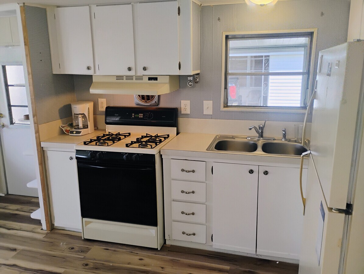 Photo - 37112 Sandra Ave