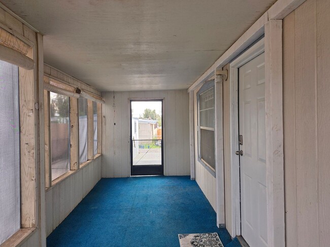 Photo - Newly refurbished 2 bedroom 1 Bath fully fenced manufactured home in Central Bullhead City.