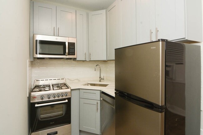 Photo - 545 W Belmont Ave Unit D2