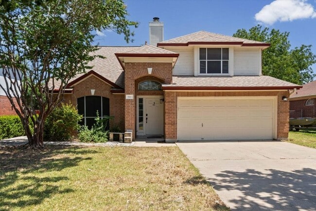 Photo - 910 Markham Ln