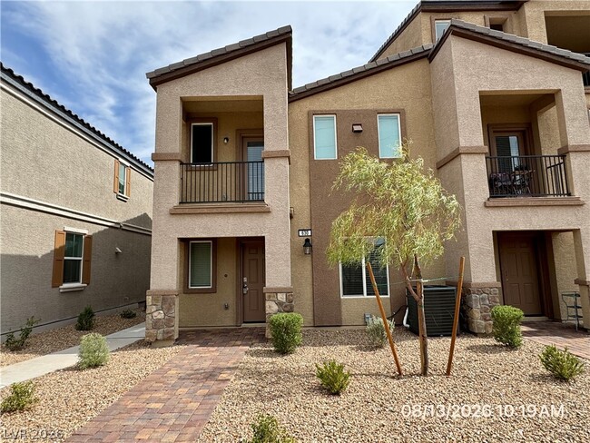 Building Photo - 630 Bellus Pl