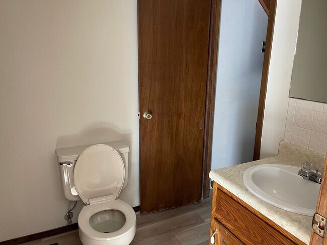 Photo - 3 BEDROOM 1.5 BATHROOM TOWNHOUSE FOR RENT