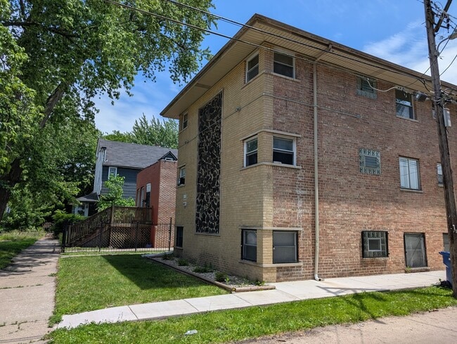 Photo - 1047 E 80th St Casa