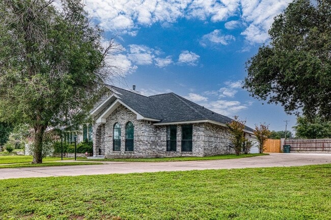 Photo - 227 Foster Cir