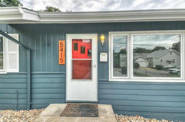 Photo - 5415 Poppleton Ave