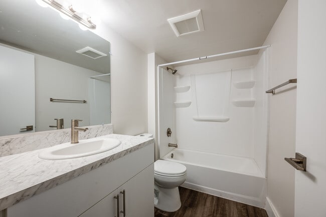 2 Bedroom, 2 Bathroom 898 Sq. Ft.