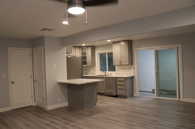 Building Photo - 16730 Barnell Ave Unit 2