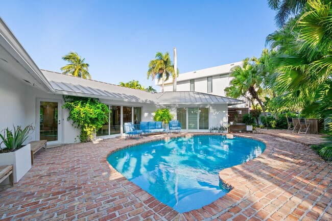 Photo - 2809 NE 25th St