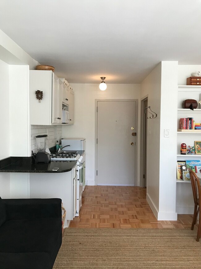 Photo - 950 25th St NW Unidad 301N