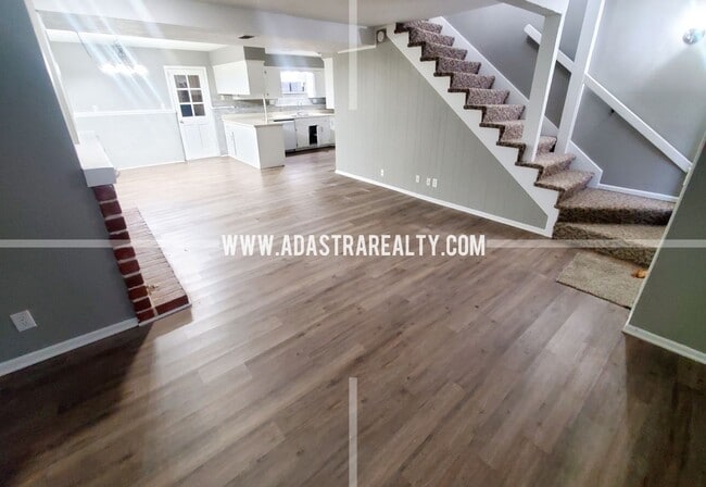 Photo - Very Nice & Spacious Duplex in North Olathe-Available in JULY!!