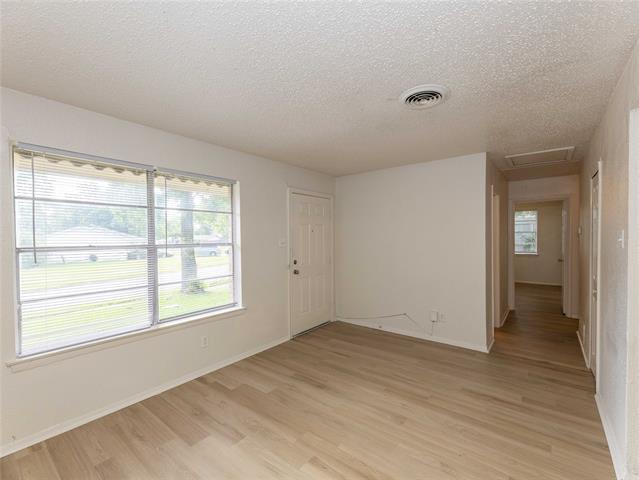 Photo - 2045 Avis Cir