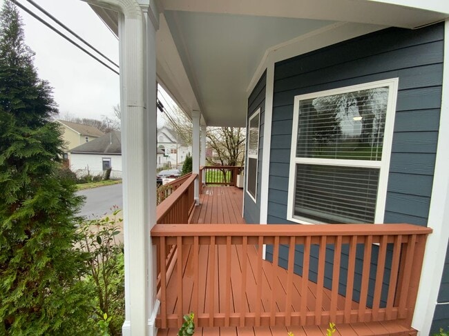 Photo - 294 Bass St SW