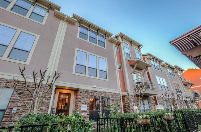 Photo - 1049 W 22nd St Unidad C Rental