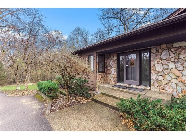 Photo - 5880 Christmas Lake Rd