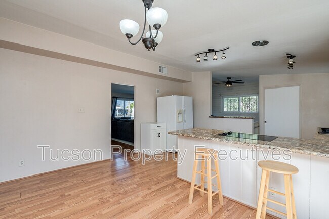 Photo - 6844 E Kingston Dr