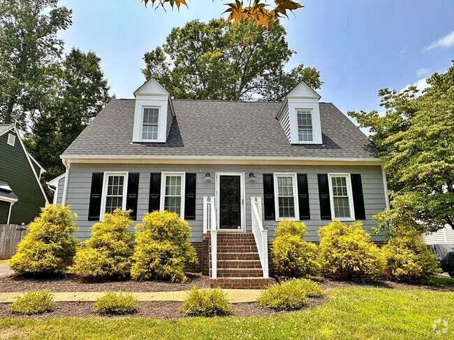 Building Photo - Updated Home in the Heart Of Chesterfield