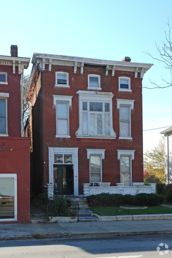 Photo - 518 W Breckinridge St