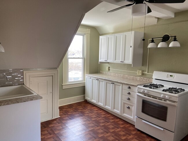 Cocina remodelada - 1506 Mississippi St Unidad Upper