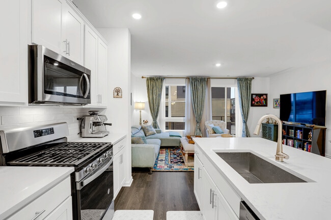 Photo - 1200 Lakepointe Dr