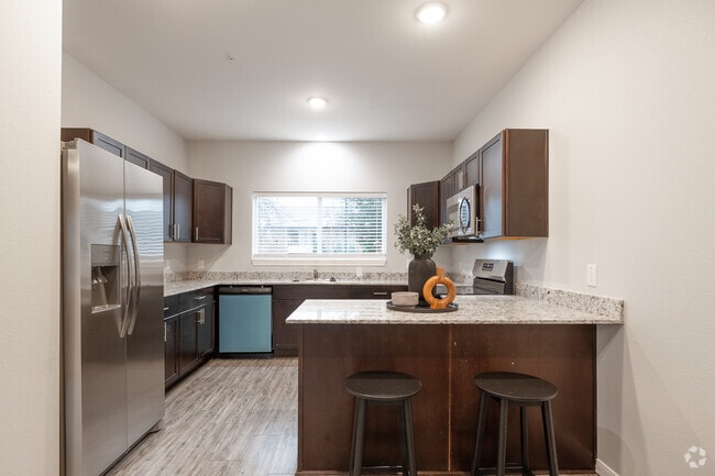 2BR, 1BA - 1,002SF - Kitchen