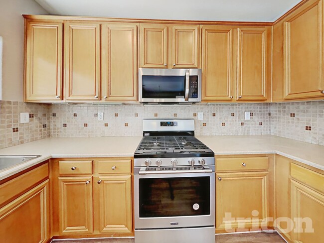 Photo - 11729 Giles St