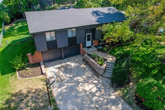 Photo - 6605 S 135th St