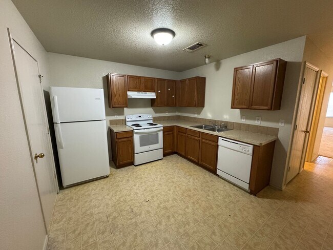 Photo - 196 Ryan Cir Unidad D