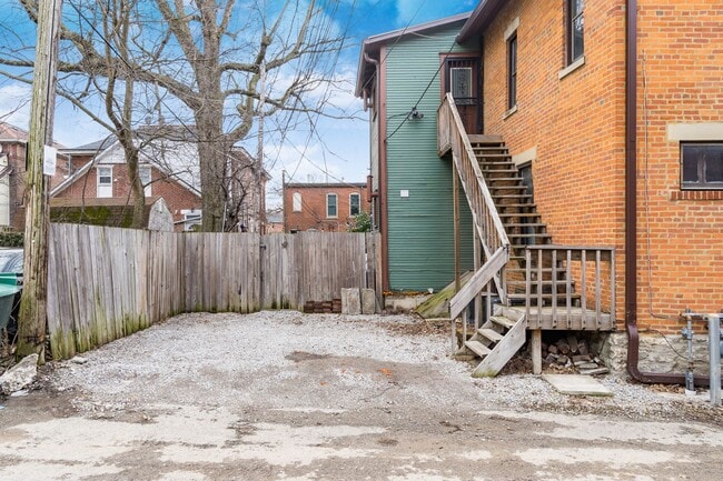 1350 Dennison Ave