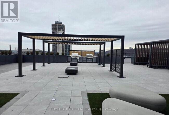 Photo - 75 James St S Unit 1916