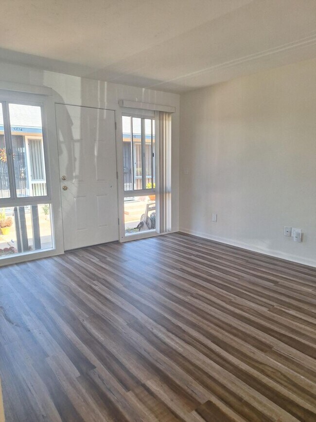 Photo - 3818 Merrimac Ave