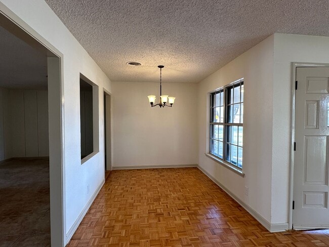 Photo - 502 Greenway Dr
