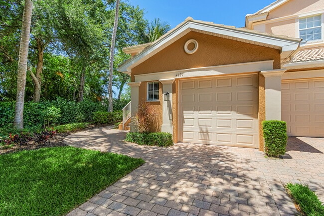 Building Photo - 9651 Spanish Moss Way Unit 4121
