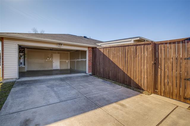 Photo - 1501 Big Lake