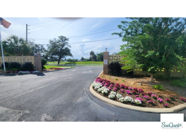 Photo - Carefree living in this immaculate updated 1 bedroom condo!