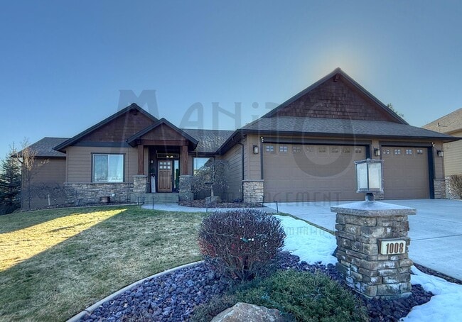 Building Photo - Stunning River Ridge Home With Spectacular Views